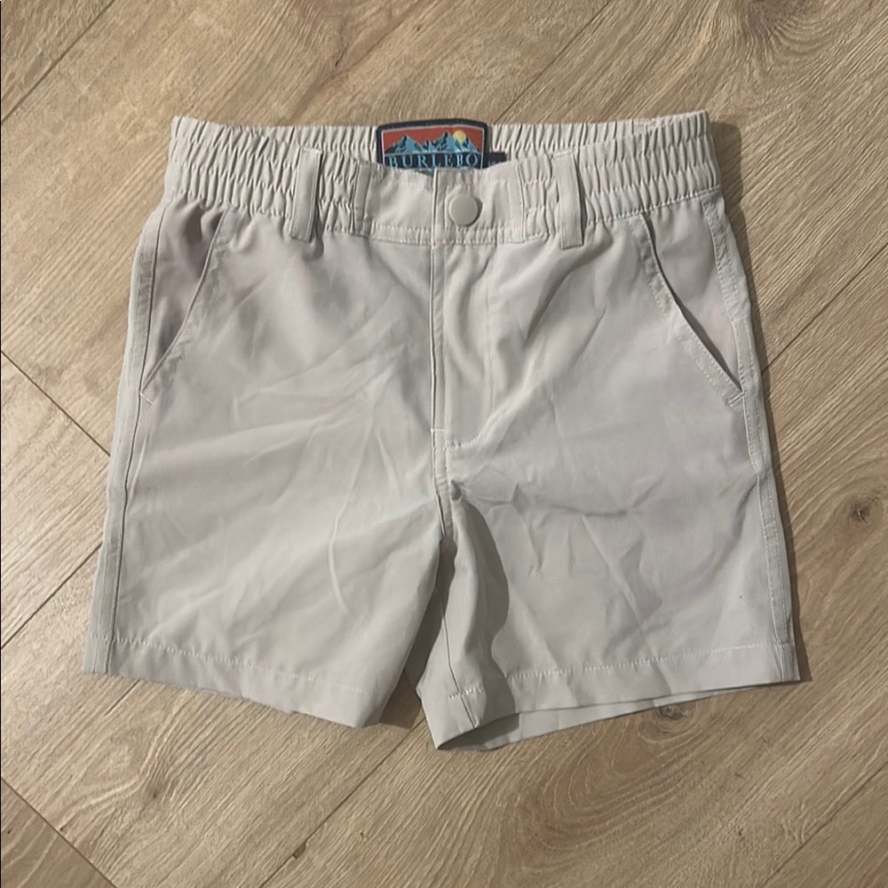 Light khaki Burlebo boys shorts size 5/6